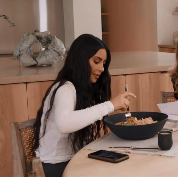 Dieta e Kim Kardashian: Humbisni 15 kg dhe ruani linjat e trupit