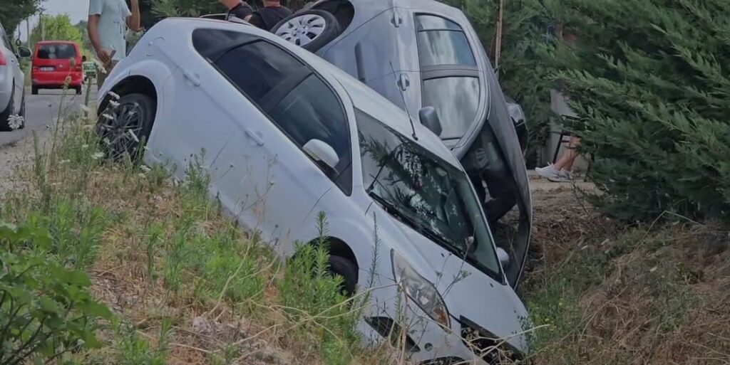 Aksident në Lezhë-Milot| Makina përfundon në kanal, dy të plagosur