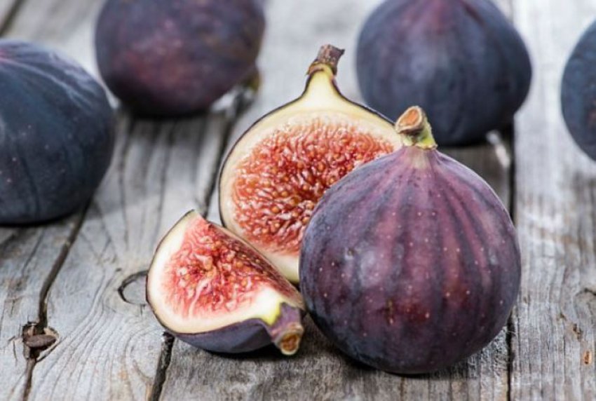 Zbuloni disa arsye pse duhet t’i përfshini fiqtë në dietën tuaj