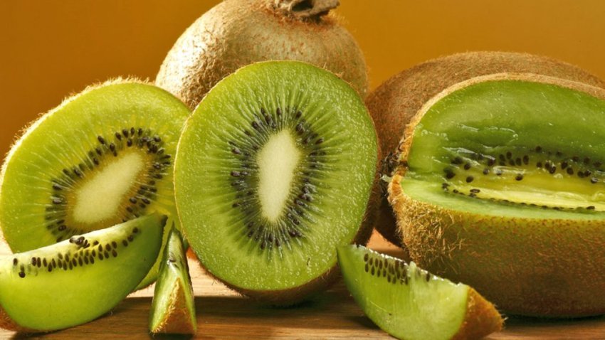 Nga tretja te gjumi më i mirë, zbuloni çfarë i ndodh organizmit nëse hani dy kivi në ditë