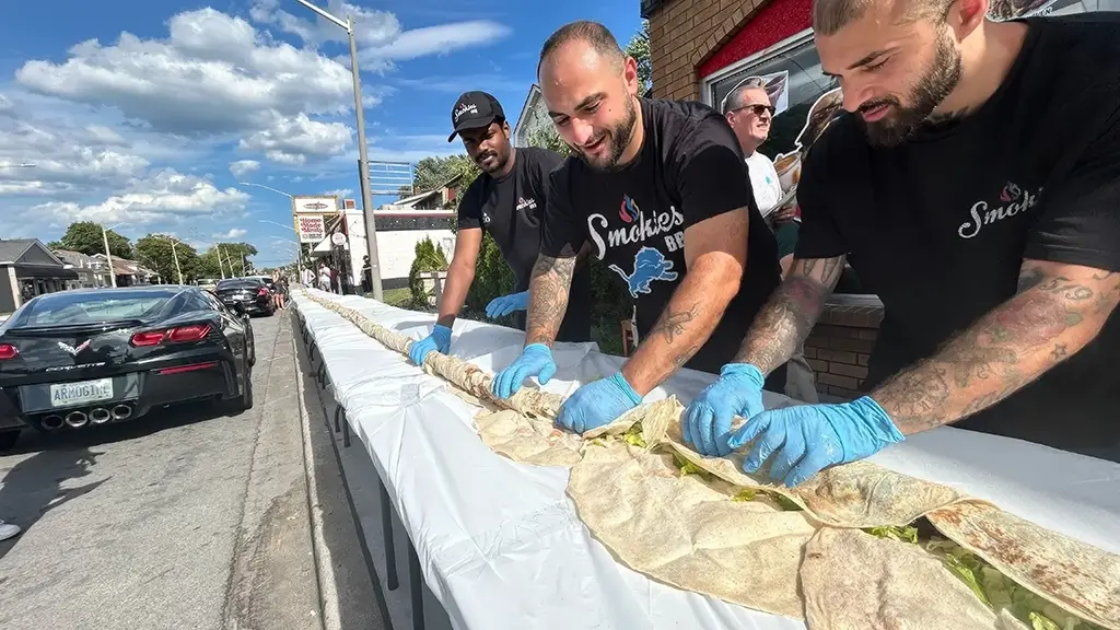Rekordi i ri botëror: Doneri 25 metra në Ontario që trondit botën e ushqimit