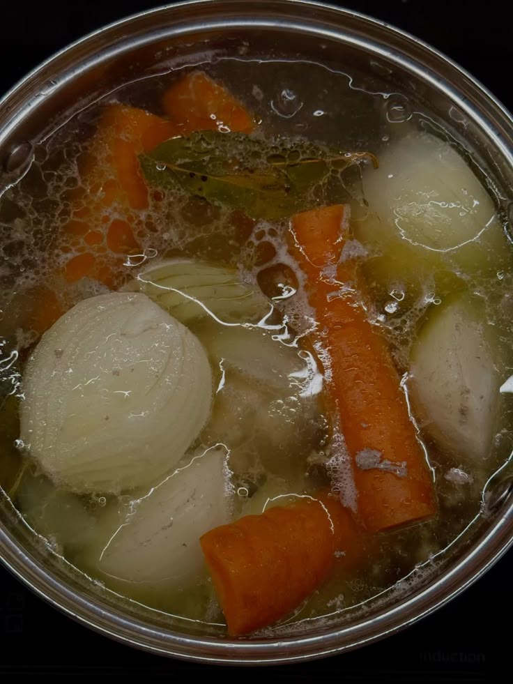 Ushqimet që ju ndihmojnë të digjni kaloritë në dimër