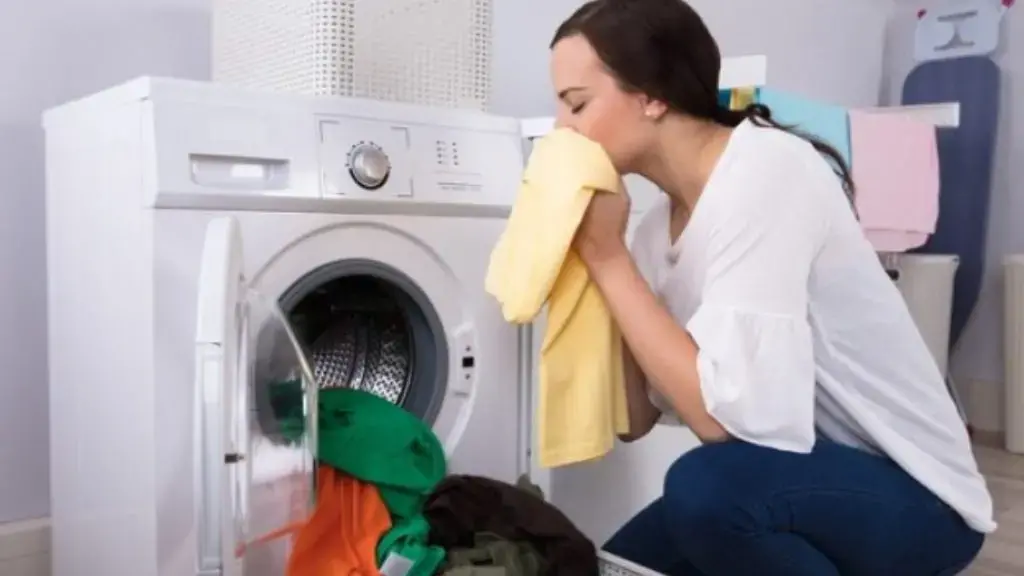 Sekreti i uthullës: Rrobat tuaja pa njolla dhe pa erë në nëntë hapa të thjeshtë!