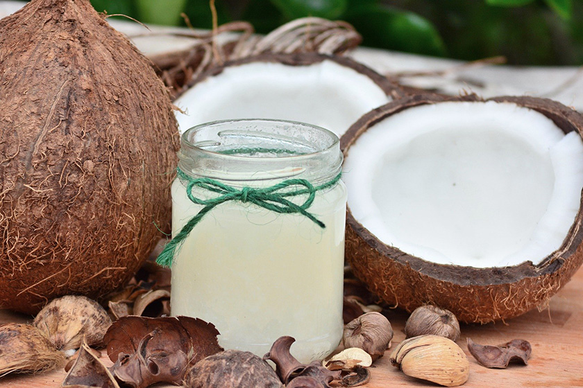 A është uji i arrës së kokosit pija ideale për të rënë nga pesha?