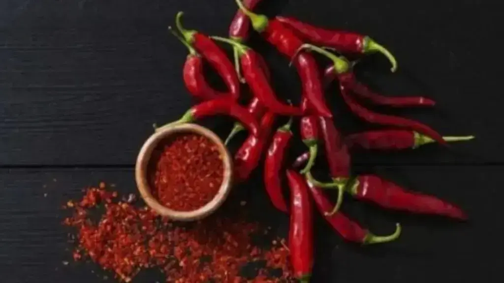 Çfarë ndodh me trupin tuaj kur konsumoni ushqim pikant?