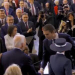 Zbulohet misteri/ Çfarë i tha djali i Trump në vesh Biden para se të largohej SHIKO VIDEO