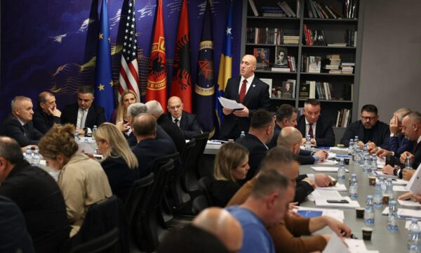 Ramush Haradinaj e publikon listën e 110 kandidatëve për deputetë të AAK’së – emrat