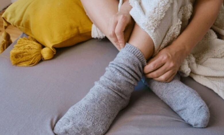 Asnjëherë mos flini me çorape gjatë natës, ja pse