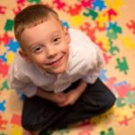 A po përballemi me një “epidemi” të autizmit? E vërteta pas shifrave që alarmojnë