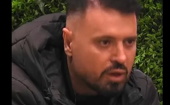 Labi: Këngëtari me inicialet A.M nuk më la të këndojë në dasmën e Robin Krasniqit