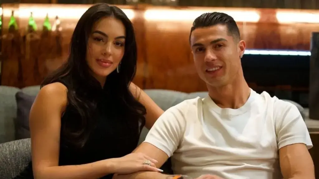 Georgina thotë se unaza e propozimit 3 milionëshe ishte “minimumi që mund të bënte” Ronaldo për të