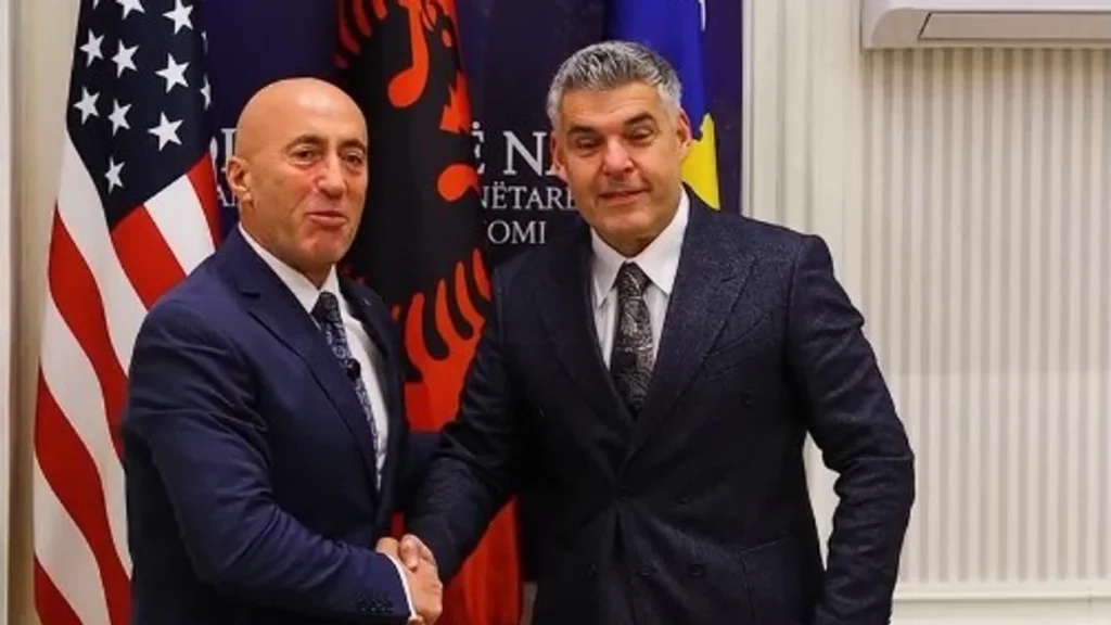 Ardian Kastrati i bashkohet AAK-së, Haradinaj e prezanton si kandidat për deputet